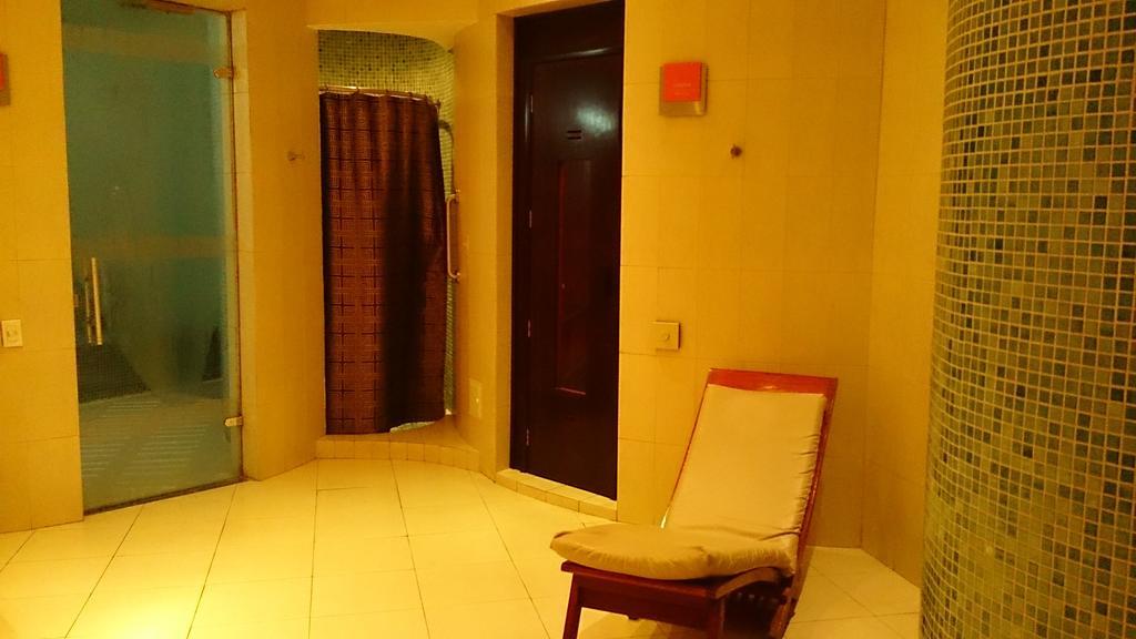 ラディソン デカポリス ホテル パナマ シティ パナマ・シティー エクステリア 写真 A steam room at a spa